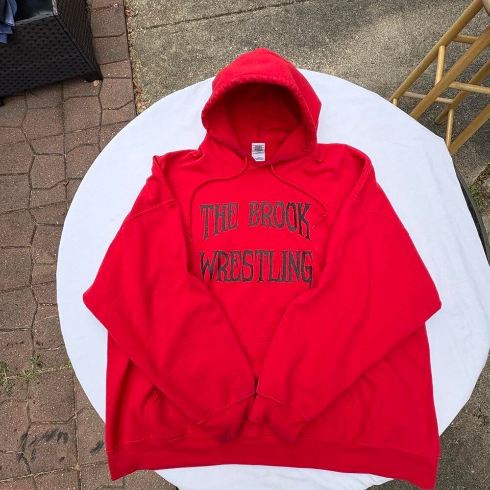 Vintage 90s oversized fits Red Gildan wrestling hoodie